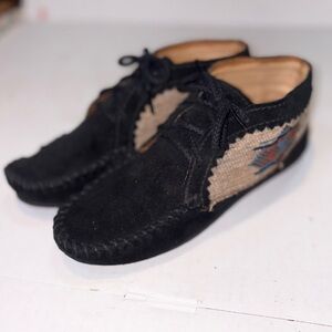 Minnetonka Women's El Paso Ankle Boot Womens 5.5 black southwestern lace up